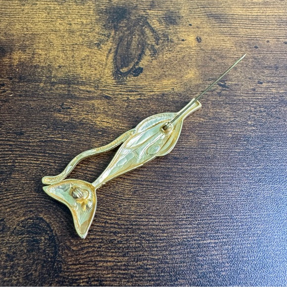 Gold Tone Slim Cat Brooch with Rhinestone Eyes - Picture 7 of 11